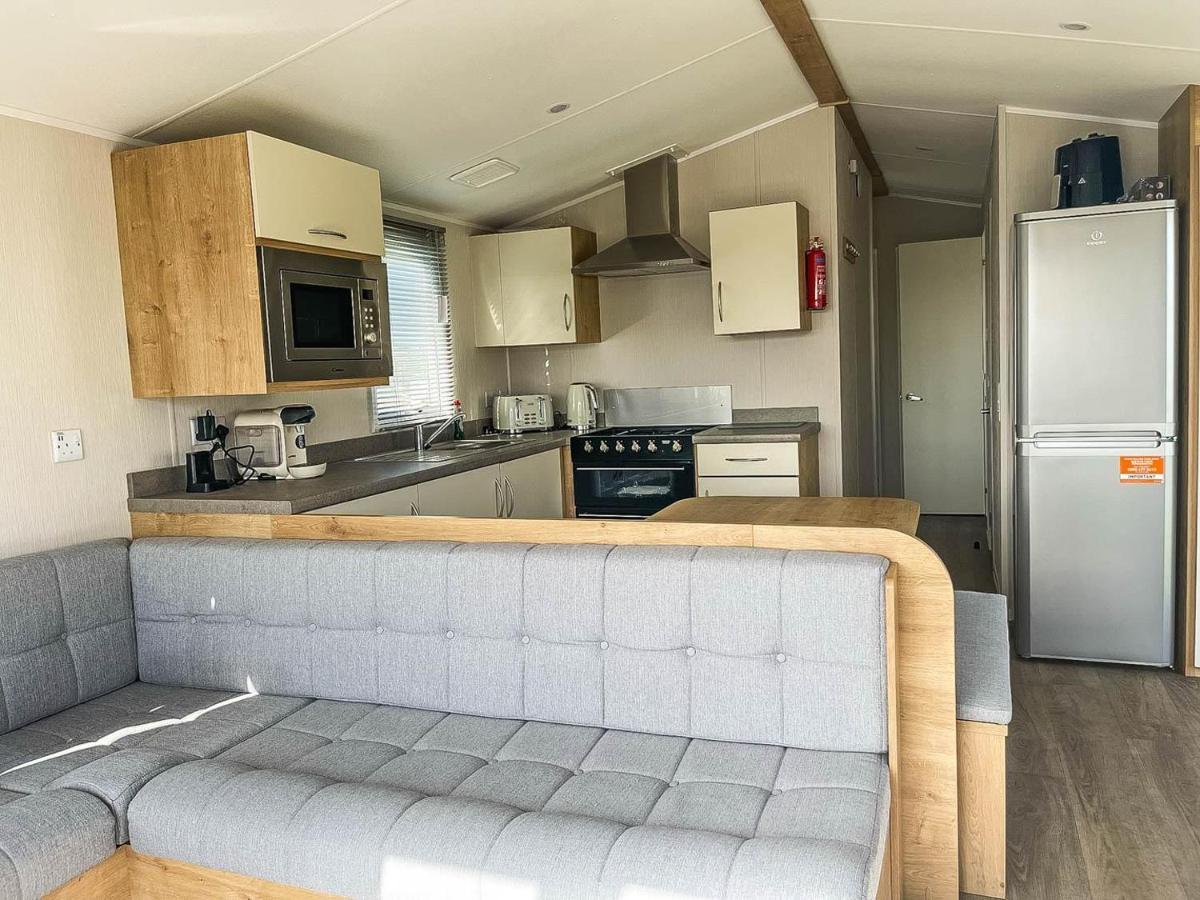 Lovely 8 Berth Caravan For Hire At Barmston Beach Holiday Park Ref 62002O Hotel Lund ภายนอก รูปภาพ